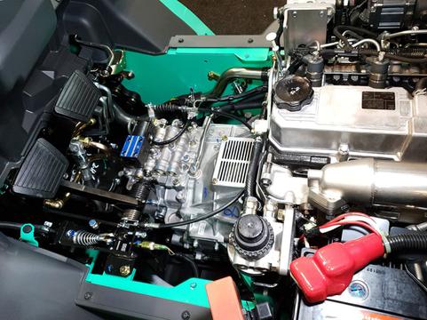 Ремонт радиатора охлаждения ДВС погрузчика Mitsubishi