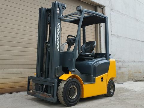 Дизельный автопогрузчик Jungheinrich DFG 320 (2014)