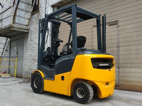Дизельный автопогрузчик Jungheinrich DFG 320 (2014, ПСМ)