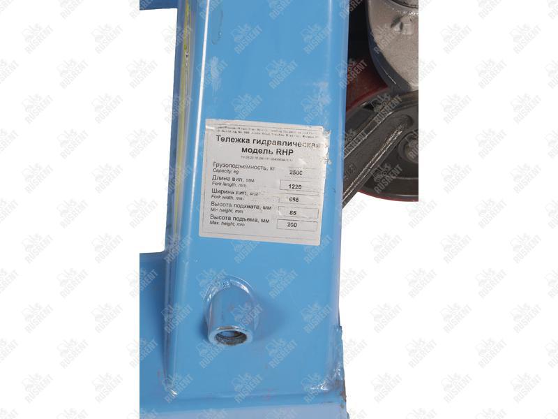 Тележка гидравлическая 2500 кг 1220х685 мм TOR RHP(BF) широковильная (полиуретан.колеса)