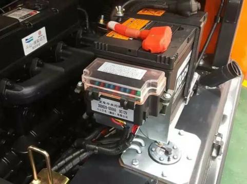 Очистка радиатора охлаждения погрузчика Daewoo